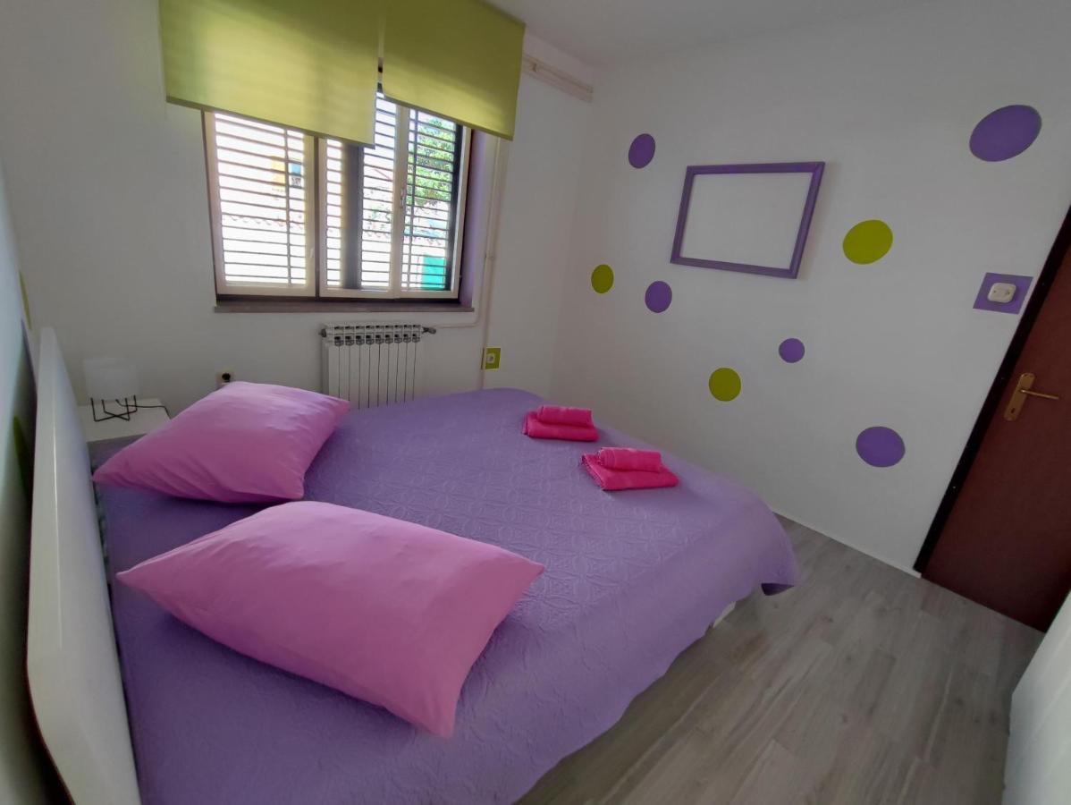 Apartment Ari Ровин Екстериор снимка